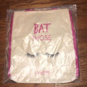 Bat Those 👁 eyelashes Tote by Lancôme